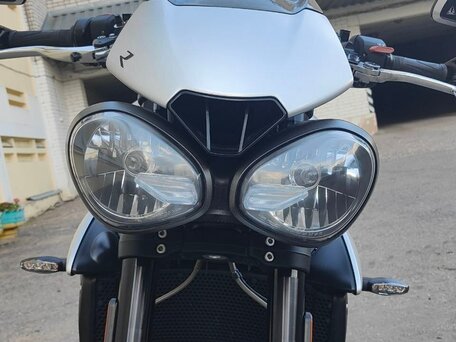 2017 Triumph Street Triple, серебристый, 699000 рублей, вид 4