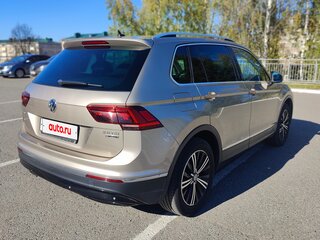 2017 Volkswagen Tiguan II, бежевый, 2430000 рублей, вид 5