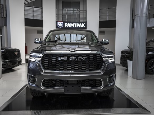 2026 Ram 1500 Crew Cab V Рестайлинг, серый, 11469084 рублей - вид 3