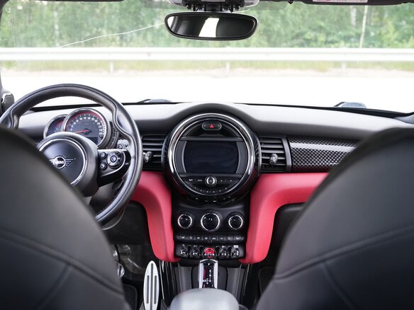 2019 Mini Hatch JCW III (F55/F56) Рестайлинг, красный - вид 16