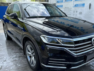 2019 Volkswagen Touareg III, чёрный, 3900000 рублей, вид 2