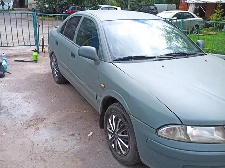 2000 Mitsubishi Carisma I Рестайлинг, зелёный, 170000 рублей, вид 5