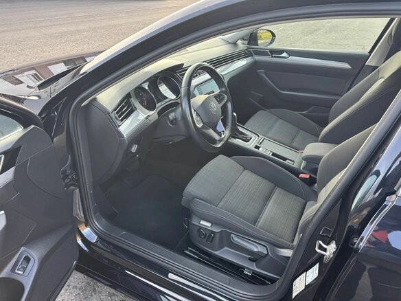 2022 Volkswagen Passat B8 Рестайлинг, чёрный, 2100000 рублей - вид 5