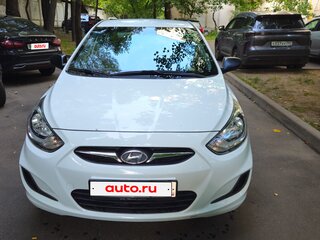 2013 Hyundai Solaris I, белый, 579000 рублей, вид 1