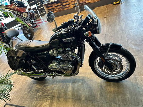 2019 Triumph Bonneville T120, чёрный, 1290000 рублей, вид 4
