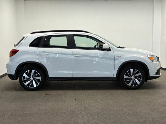 2018 Mitsubishi ASX I Рестайлинг 2, белый, 1350000 рублей - вид 4