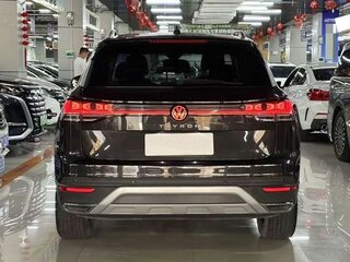 2023 Volkswagen Tayron I Рестайлинг, чёрный, 2899000 рублей, вид 4