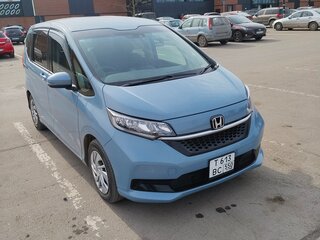 2020 Honda Freed+ II Рестайлинг, синий, 1750000 рублей, вид 2
