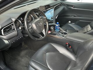 2018 Toyota Camry VIII (XV70), синий, 3200000 рублей, вид 4