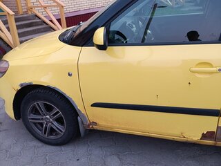 2011 Skoda Fabia II Рестайлинг, жёлтый, 320000 рублей, вид 5