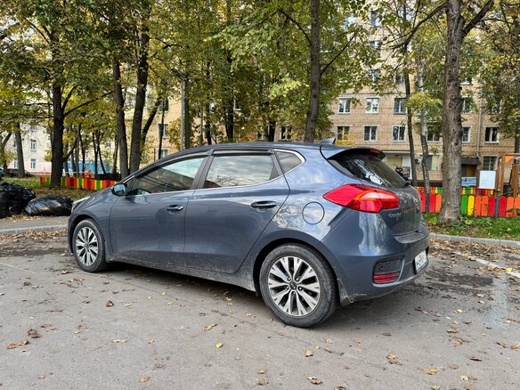 2017 Kia Ceed II Рестайлинг, синий, 1850000 рублей - вид 3