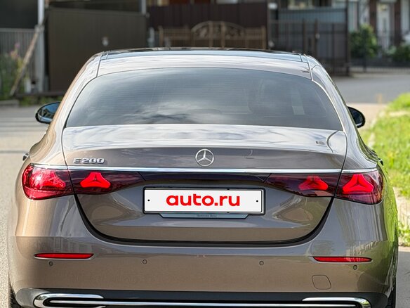 2024 Mercedes-Benz E-Класс 200 VI (W214, S214), коричневый, 6200000 рублей - вид 4