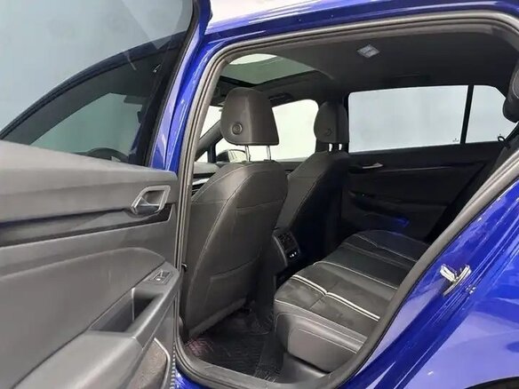 2022 Volkswagen Golf VIII, синий, 1679000 рублей - вид 14