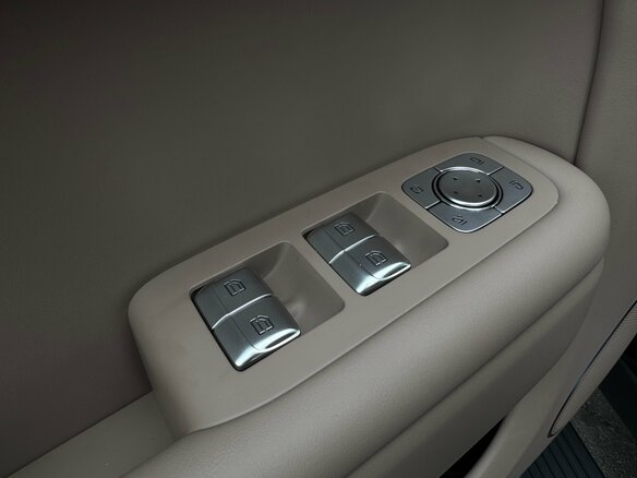 2025 Li Auto (Lixiang) L9 52.3 kWh I Рестайлинг, чёрный, 11990000 рублей - вид 25