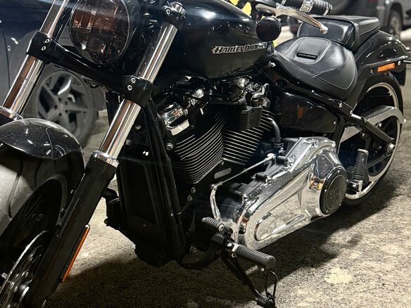2020 Harley-Davidson Breakout, чёрный, 1800000 рублей - вид 1
