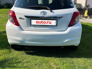 2013 Toyota Vitz III (XP130), белый, 700000 рублей, вид 4