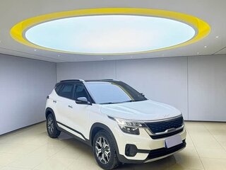 2022 Kia KX3, белый, 1475009 рублей, вид 2