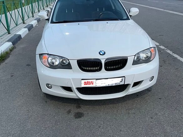 2010 BMW 1 серии 116i I (E81/E82/E87/E88) Рестайлинг, белый, 650000 рублей - вид 1