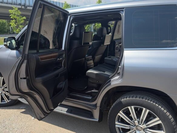 2016 Lexus LX 570 III Рестайлинг 2, серый, 6000000 рублей - вид 10