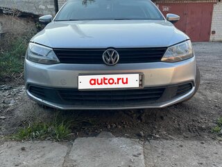 2013 Volkswagen Jetta VI, серебристый, 980000 рублей, вид 2
