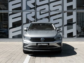 2021 Volkswagen Tiguan II Рестайлинг, серебристый, 2720000 рублей, вид 3