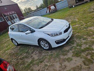 2017 Kia Ceed II Рестайлинг, белый, 1600000 рублей, вид 4