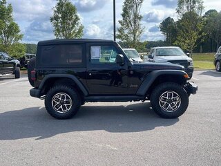 2025 Jeep Wrangler IV (JL) Рестайлинг, чёрный, 6388000 рублей, вид 3