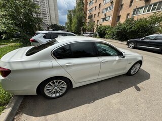 2015 BMW 5 серии 528i xDrive VI (F10/F11/F07) Рестайлинг, белый, 2500000 рублей, вид 2