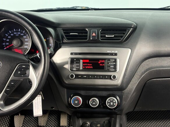 2016 Kia Rio III Рестайлинг, серебристый, 960000 рублей - вид 13
