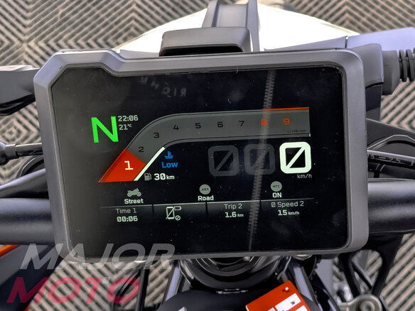 2026 KTM 790 Duke, оранжевый, 1150000 рублей - вид 8