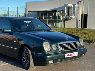 1995 Mercedes-Benz E-Класс 200 II (W210, S210), зелёный, 510000 рублей, вид 5