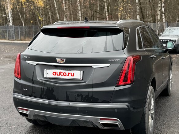2022 Cadillac XT5 I Рестайлинг, чёрный, 4000000 рублей - вид 2