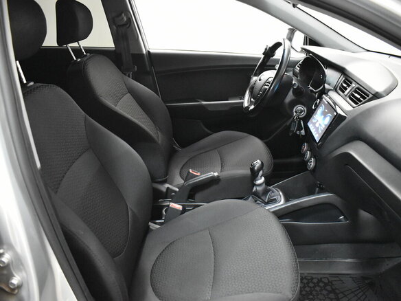 2016 Kia Rio III Рестайлинг, серебристый - вид 12