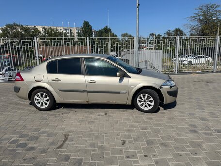 2006 Renault Megane II Рестайлинг, серый, 235000 рублей, вид 3