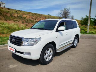 2011 Toyota Land Cruiser 200 Series, белый, 3400000 рублей, вид 2