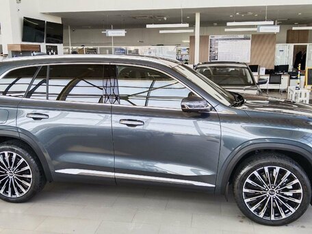 2026 Geely Monjaro I Рестайлинг, серый, 4954990 рублей, вид 4