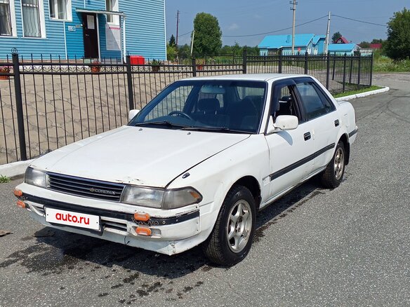 1988 Toyota Corona VIII (T170), белый, 50000 рублей