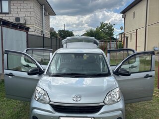 2019 Toyota Passo III Рестайлинг, серебристый, 960000 рублей, вид 2
