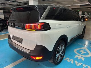 2022 Peugeot 5008 II Рестайлинг, белый, 1590099 рублей, вид 4