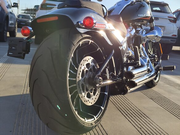 2023 Harley-Davidson Breakout, чёрный, 1990000 рублей - вид 13