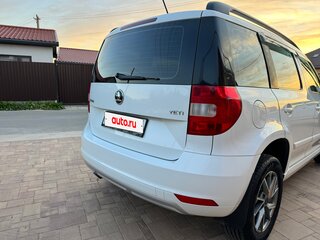2016 Skoda Yeti I Рестайлинг, белый, 1075000 рублей, вид 4