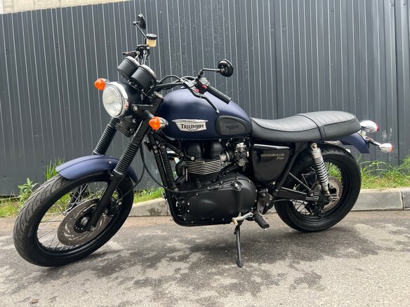 2014 Triumph Scrambler, фиолетовый, 650000 рублей - вид 6