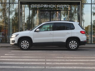 2016 Volkswagen Tiguan I Рестайлинг, белый, 1410000 рублей, вид 2