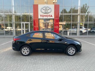 2021 Hyundai Solaris II Рестайлинг, чёрный, 1799000 рублей, вид 4