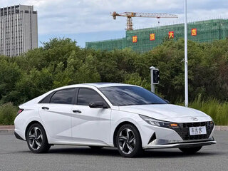 2023 Hyundai Elantra VII (CN7), серебристый, 1520000 рублей, вид 3
