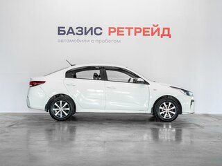 2018 Kia Rio IV, белый, 1159000 рублей, вид 3