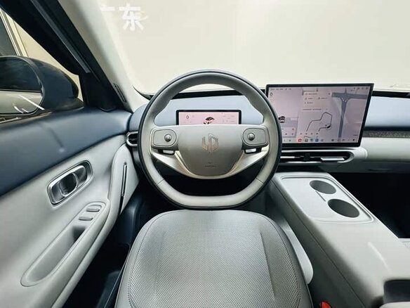 2026 Leapmotor A10 39.8 kWh, серебристый, 1580000 рублей - вид 18
