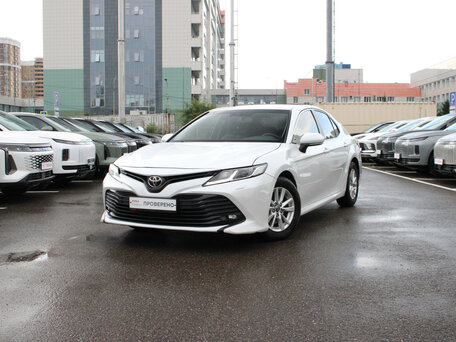 Toyota Camry VIII (XV70)