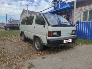 1988 Toyota Lite Ace III, белый, 300000 рублей, вид 3