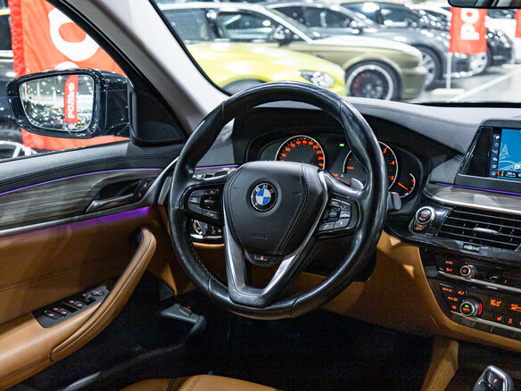 2019 BMW 5 серии 520d xDrive VII (G30/G31/G38), чёрный, 3389700 рублей - вид 11